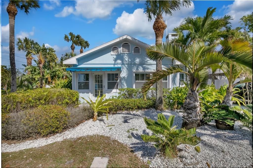Recently Sold: $1,850,000 (4 beds, 3 baths, 1885 Square Feet)