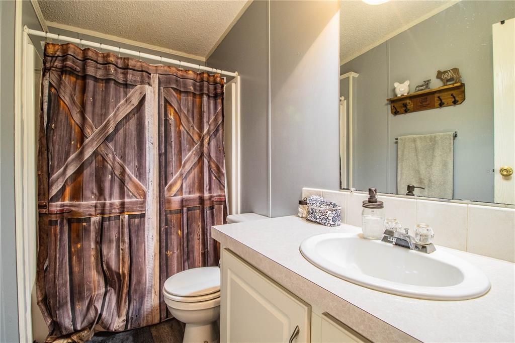 Recently Sold: $450,000 (3 beds, 2 baths, 1488 Square Feet)