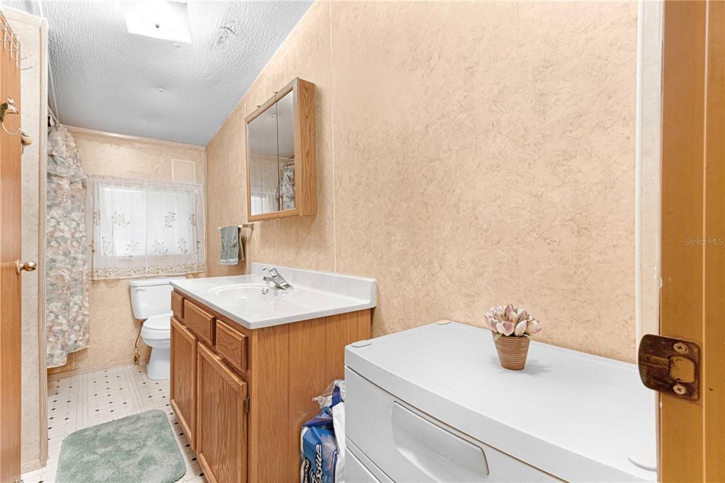 最近售出: $189,000 (3 贝兹, 2 浴室, 1452 平方英尺)