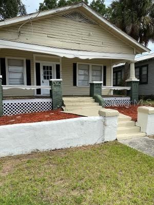 Recently Sold: $329,500 (3 beds, 1 baths, 1296 Square Feet)