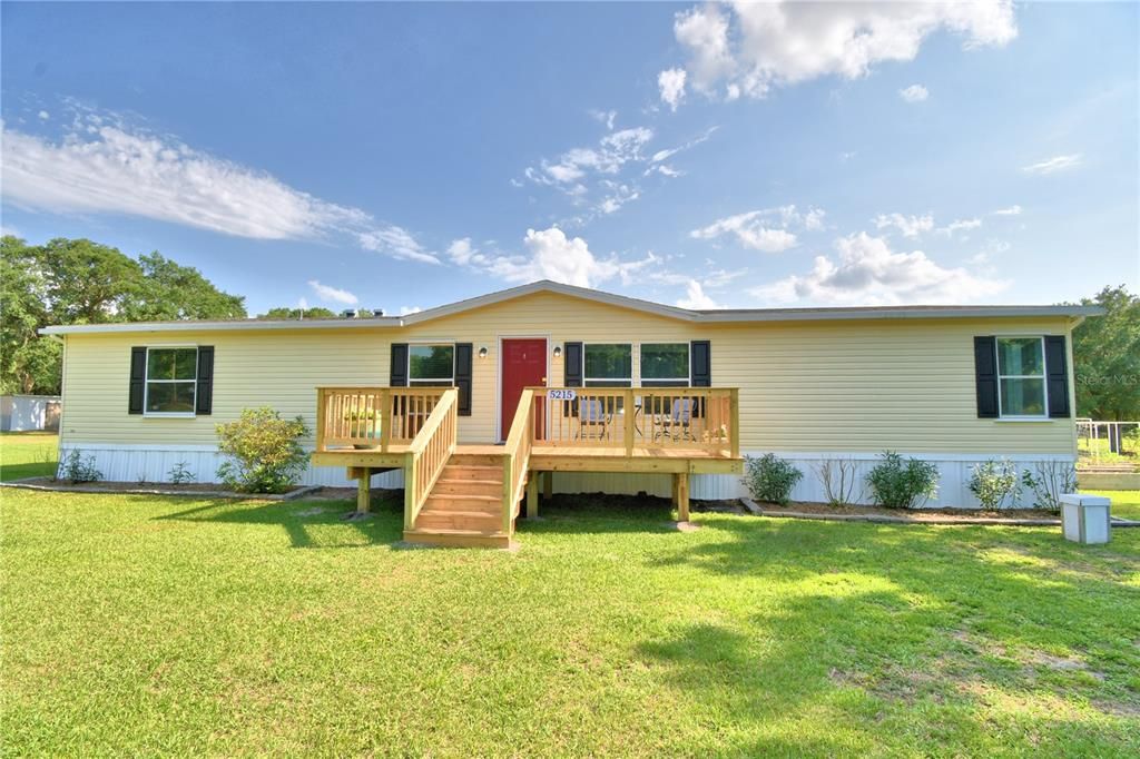 Recently Sold: $335,000 (3 beds, 2 baths, 1984 Square Feet)