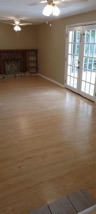 bonus room w/ foe fireplace