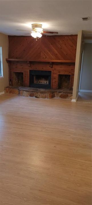 living room w/ fireplace