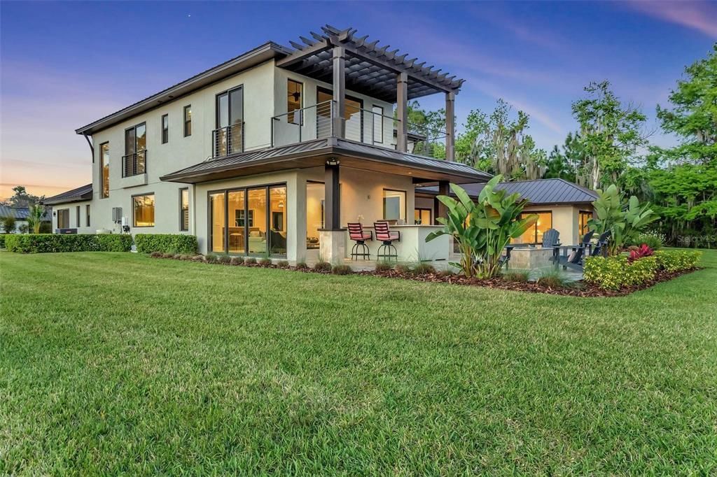 Recently Sold: $3,950,000 (4 beds, 5 baths, 6350 Square Feet)