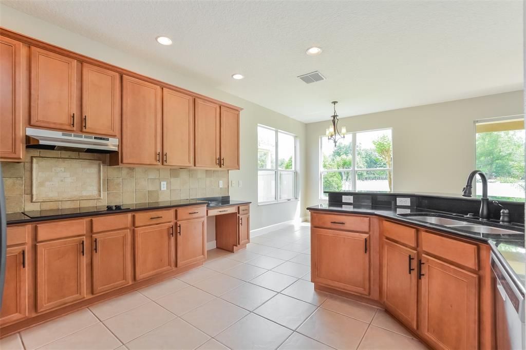 Recently Sold: $580,000 (5 beds, 4 baths, 3337 Square Feet)