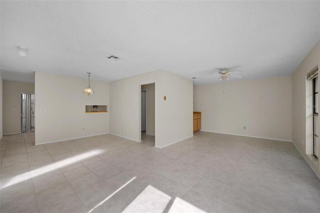 Recently Sold: $245,000 (2 beds, 2 baths, 1077 Square Feet)