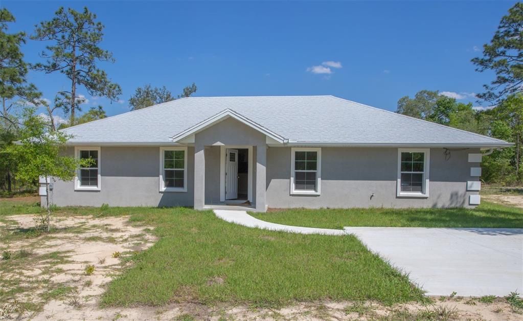 Recently Sold: $330,000 (3 beds, 2 baths, 1802 Square Feet)