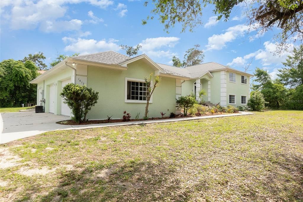 Recently Sold: $625,000 (5 beds, 3 baths, 3317 Square Feet)
