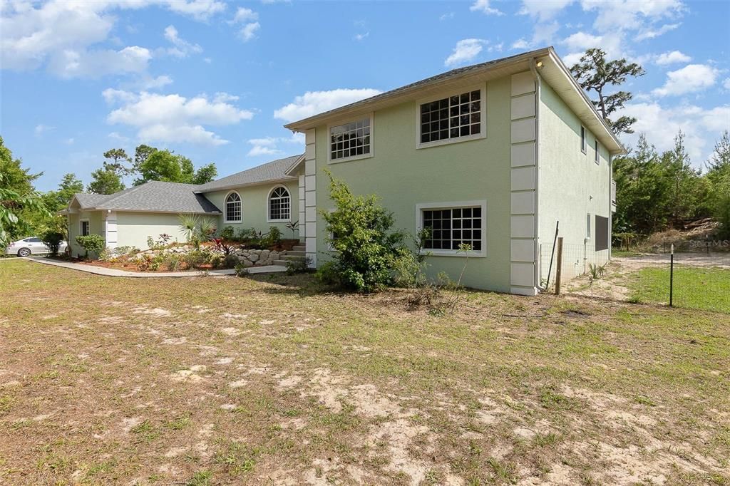 Recently Sold: $625,000 (5 beds, 3 baths, 3317 Square Feet)