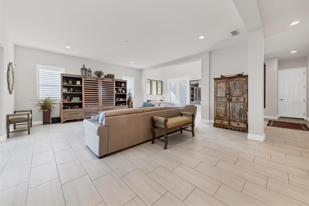 Recently Sold: $1,429,000 (4 beds, 4 baths, 3678 Square Feet)