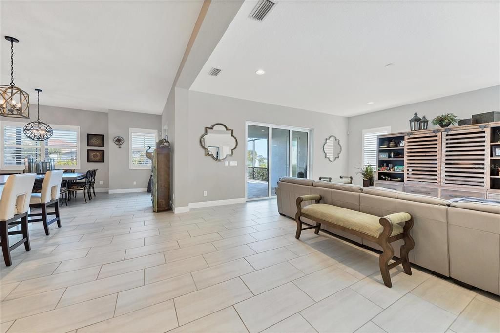 Recently Sold: $1,429,000 (4 beds, 4 baths, 3678 Square Feet)