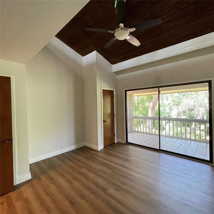 Recently Rented: $1,050 (1 beds, 1 baths, 974 Square Feet)