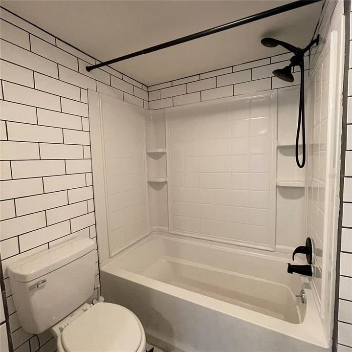 最近租的: $1,050 (1 贝兹, 1 浴室, 974 平方英尺)