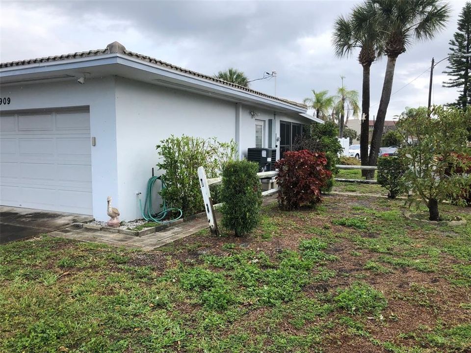 Recently Sold: $585,000 (3 beds, 2 baths, 1589 Square Feet)