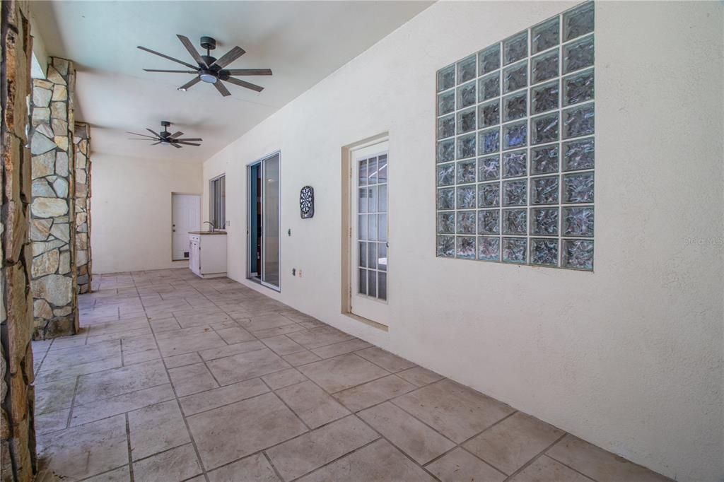 Recently Sold: $600,000 (3 beds, 3 baths, 3144 Square Feet)
