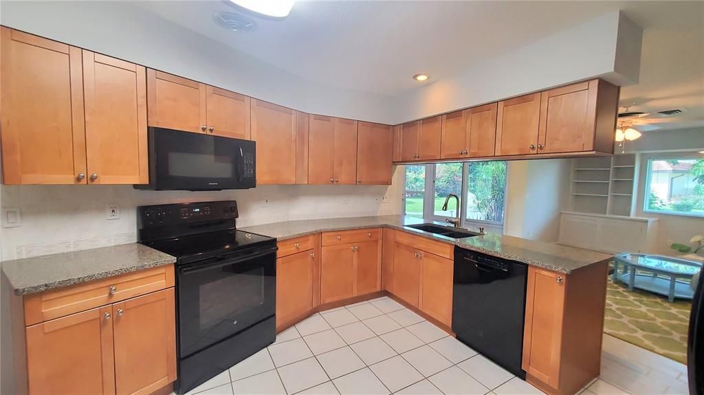 Recently Rented: $2,425 (3 beds, 2 baths, 1799 Square Feet)