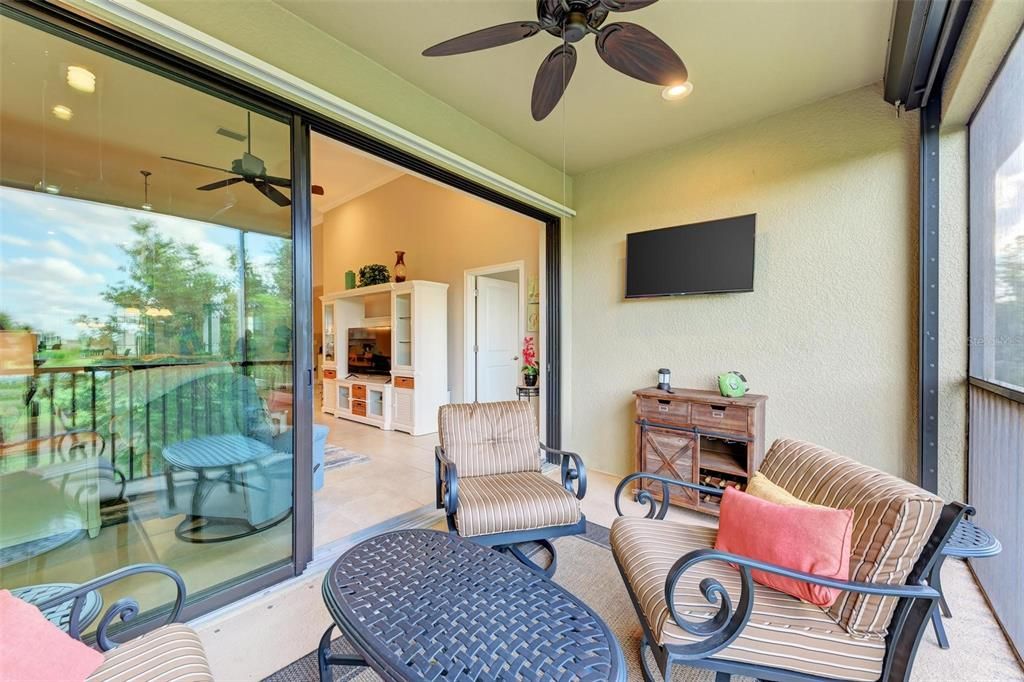 Recently Sold: $465,000 (2 beds, 2 baths, 1528 Square Feet)