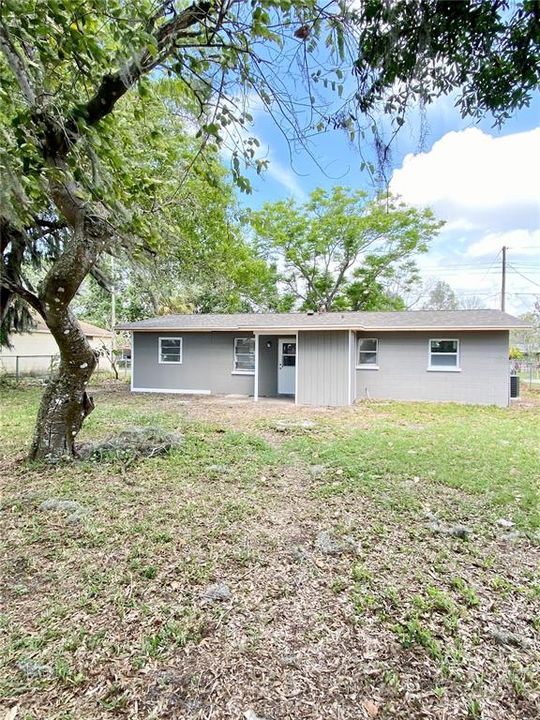Recently Rented: $1,750 (3 beds, 1 baths, 1150 Square Feet)