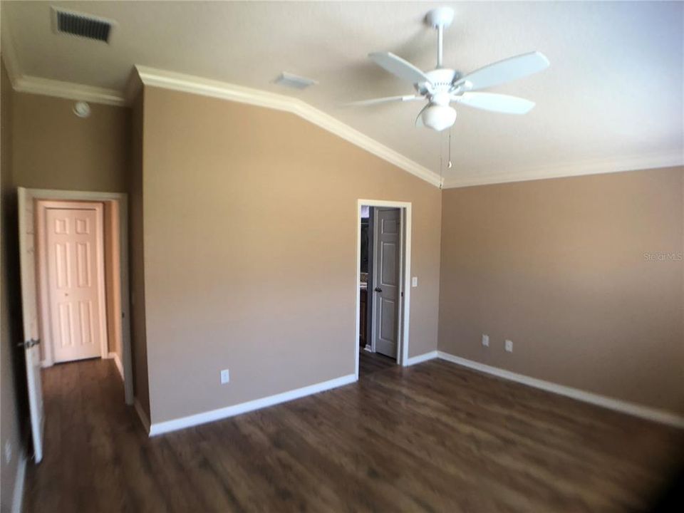 Recently Rented: $2,000 (3 beds, 2 baths, 1531 Square Feet)