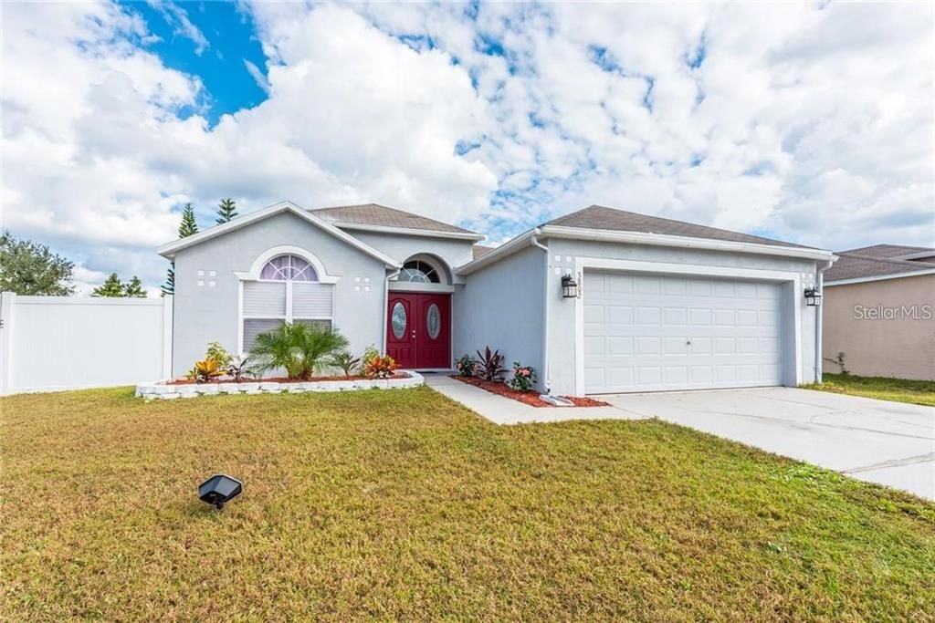 Recently Sold: $375,000 (3 beds, 2 baths, 1614 Square Feet)