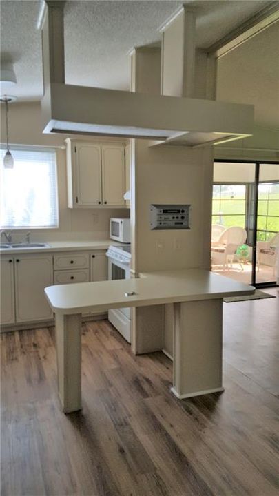 Recently Rented: $1,350 (2 beds, 2 baths, 1092 Square Feet)