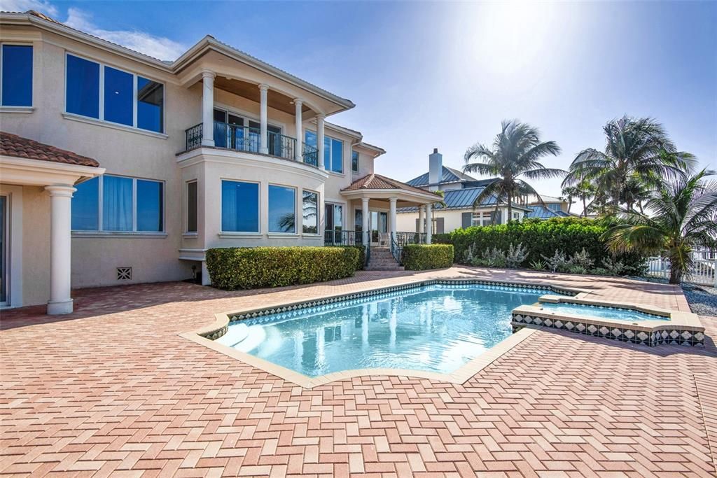 Recently Sold: $4,900,000 (4 beds, 4 baths, 5118 Square Feet)