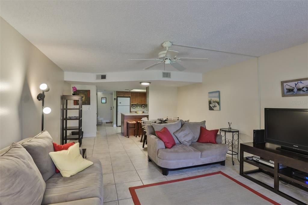 Recently Sold: $275,000 (2 beds, 2 baths, 1296 Square Feet)
