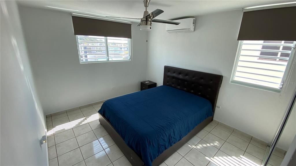 Vendido Recientemente: $295,000 (4 camas, 4 baños, 2600 Pies cuadrados)