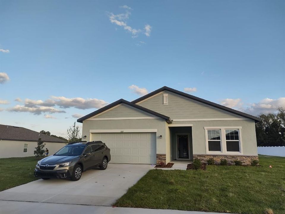 Recently Sold: $389,000 (4 beds, 2 baths, 1826 Square Feet)