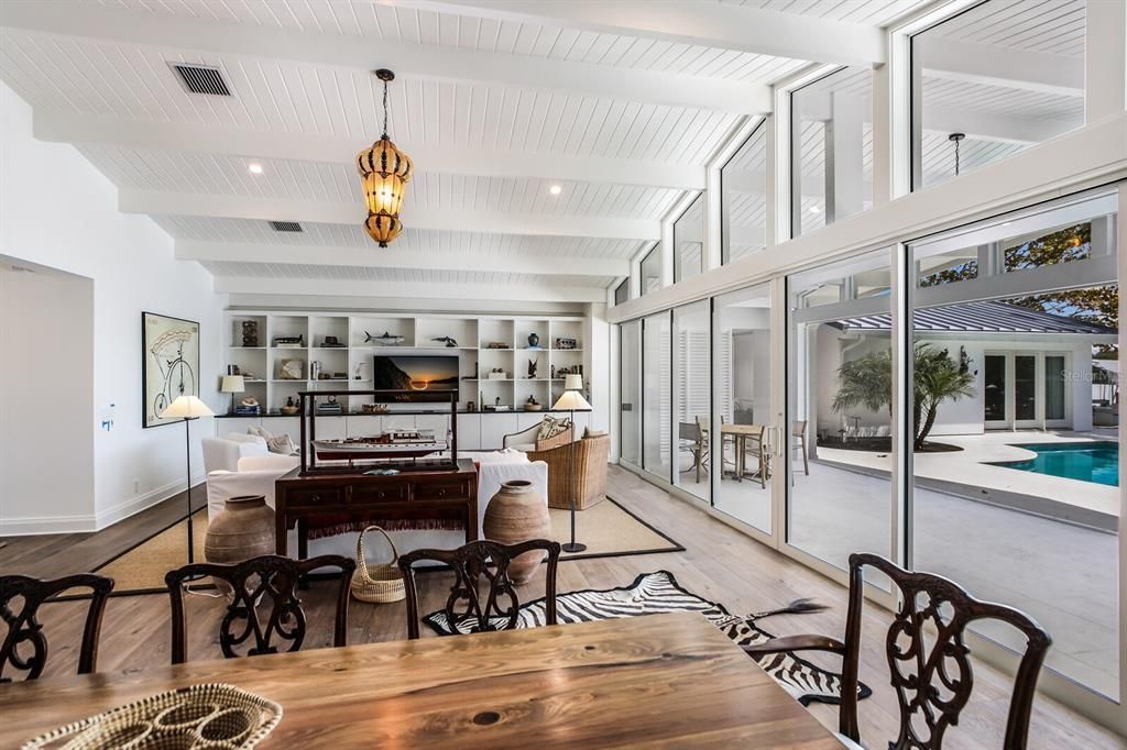 Recently Sold: $10,000,000 (5 beds, 5 baths, 4963 Square Feet)