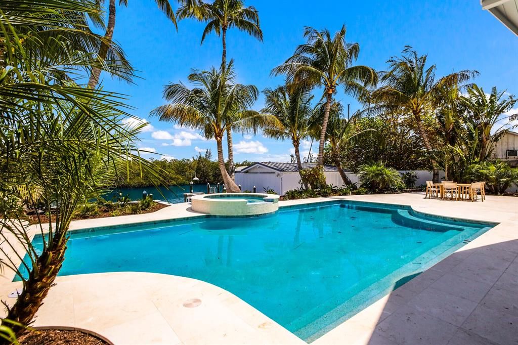 Recently Sold: $10,000,000 (5 beds, 5 baths, 4963 Square Feet)