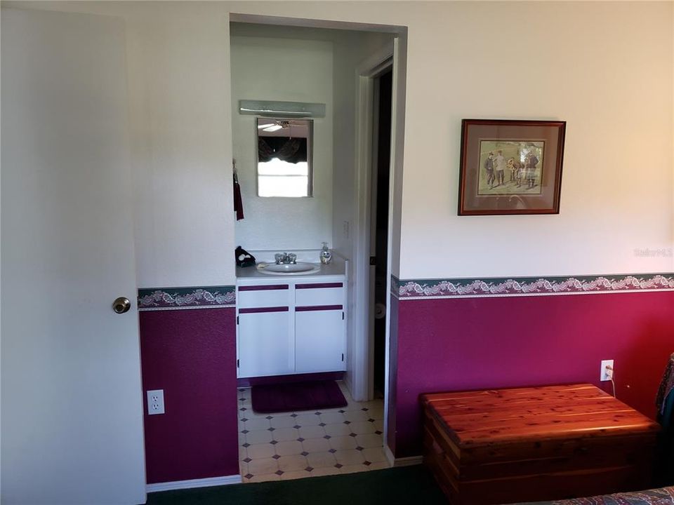 For Rent: $2,250 (2 beds, 1 baths, 894 Square Feet)