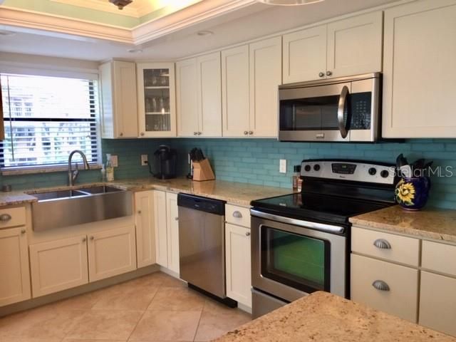 For Rent: $2,300 (2 beds, 2 baths, 1516 Square Feet)