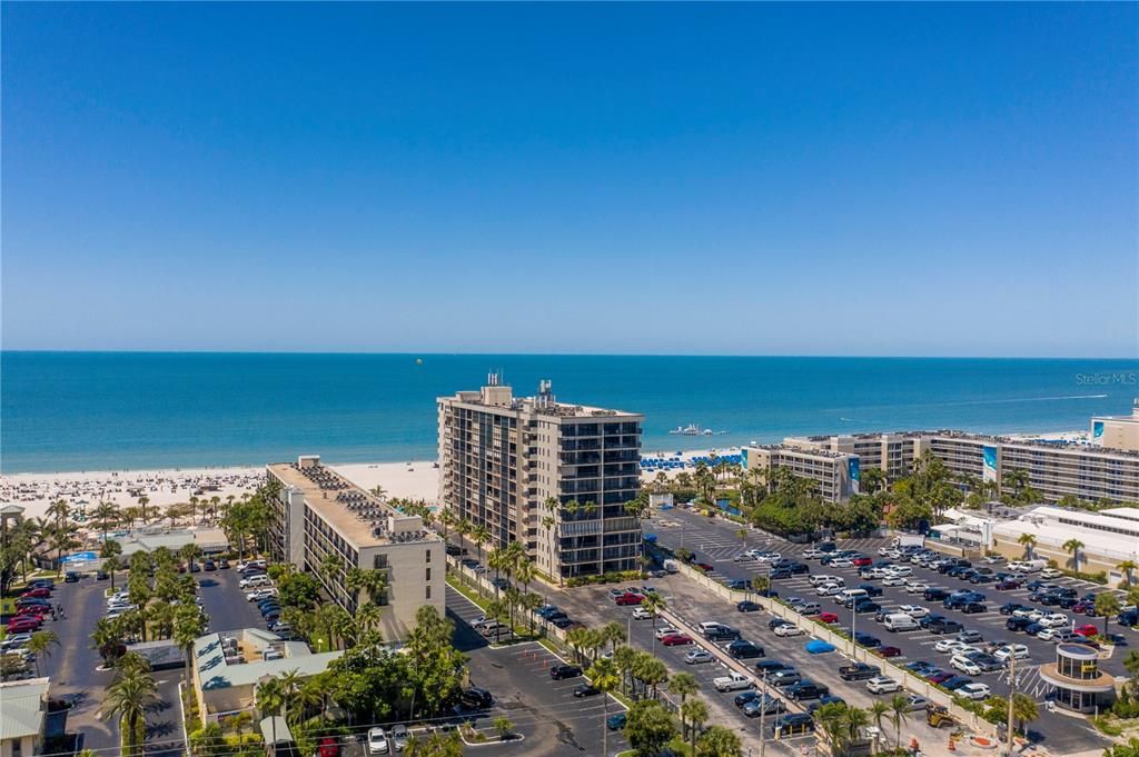 Recently Sold: $939,000 (2 beds, 2 baths, 1180 Square Feet)
