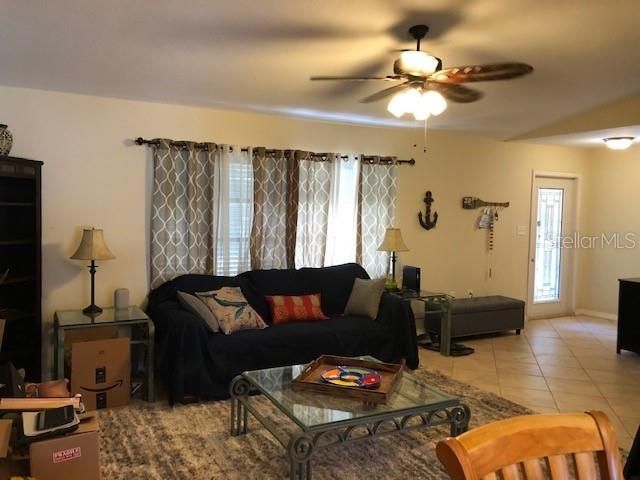 Recently Sold: $330,000 (3 beds, 2 baths, 1826 Square Feet)