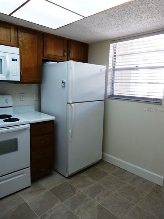 Recently Rented: $1,850 (2 beds, 1 baths, 930 Square Feet)