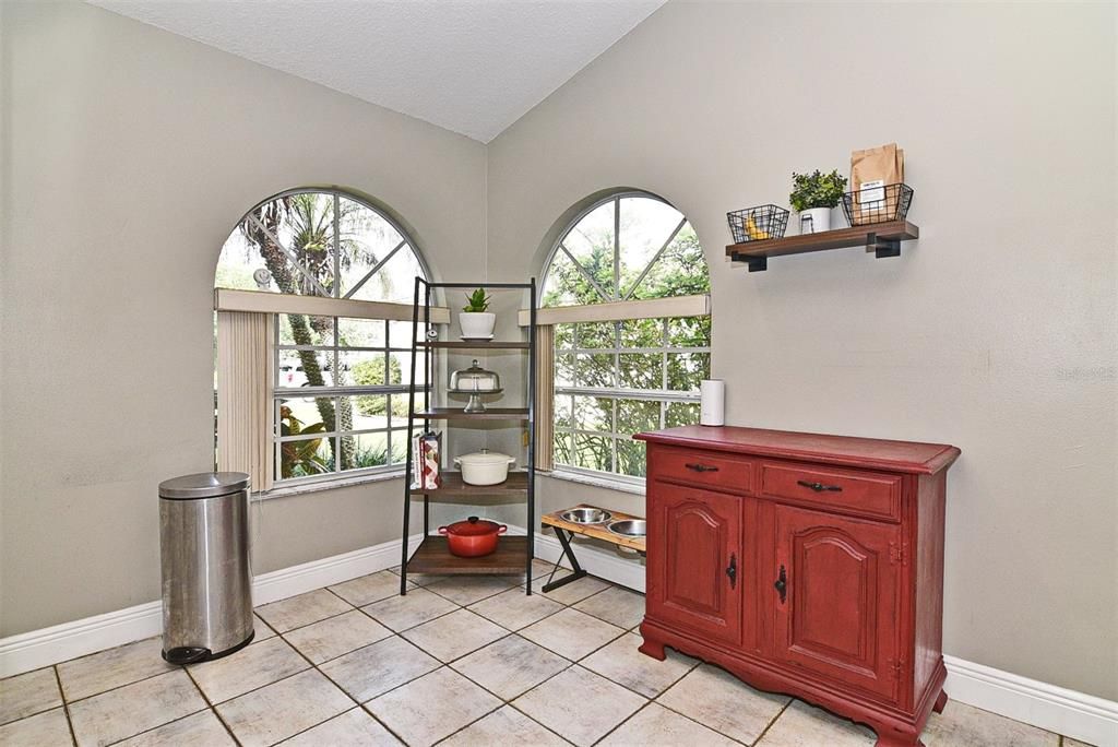 Recently Sold: $289,500 (2 beds, 2 baths, 1111 Square Feet)