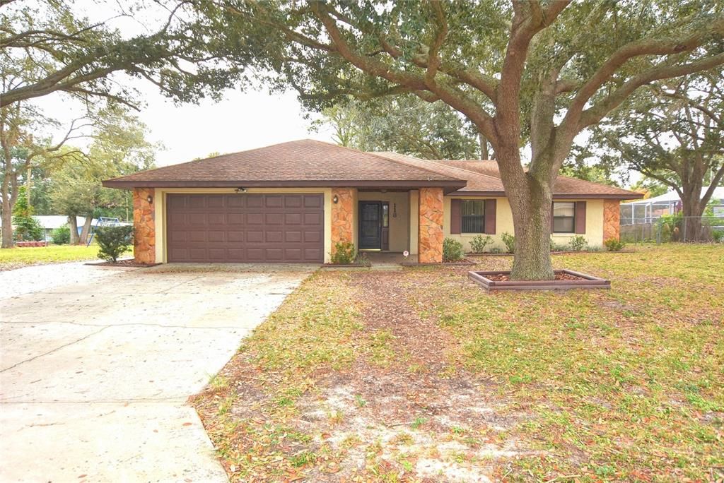 Recently Sold: $279,000 (3 beds, 2 baths, 1490 Square Feet)