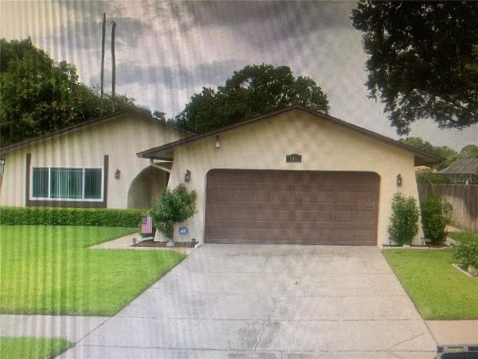 Recently Sold: $421,200 (3 beds, 2 baths, 1779 Square Feet)