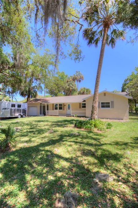 Recently Sold: $350,000 (3 beds, 2 baths, 1149 Square Feet)