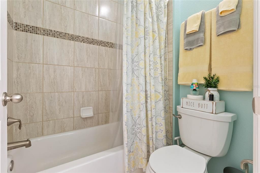 最近售出: $425,000 (4 贝兹, 2 浴室, 2299 平方英尺)