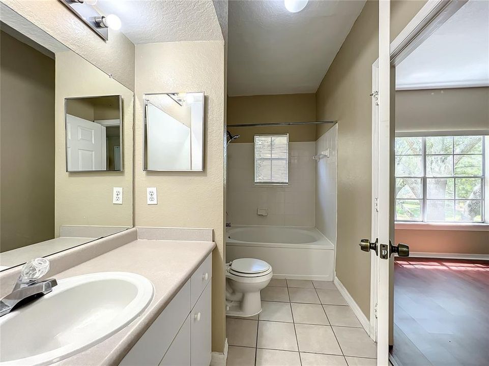 最近售出: $239,000 (3 贝兹, 2 浴室, 1333 平方英尺)