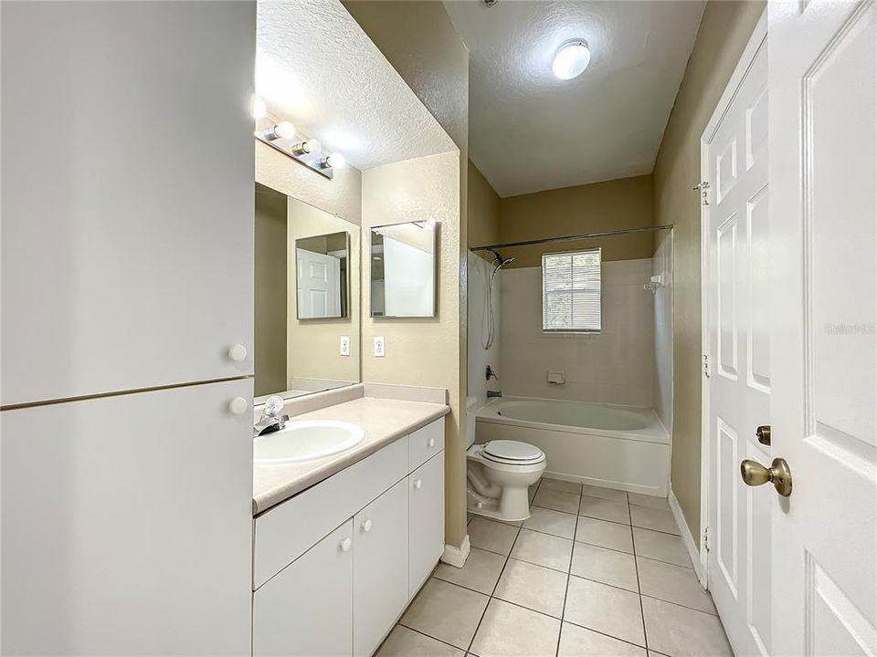 最近售出: $239,000 (3 贝兹, 2 浴室, 1333 平方英尺)