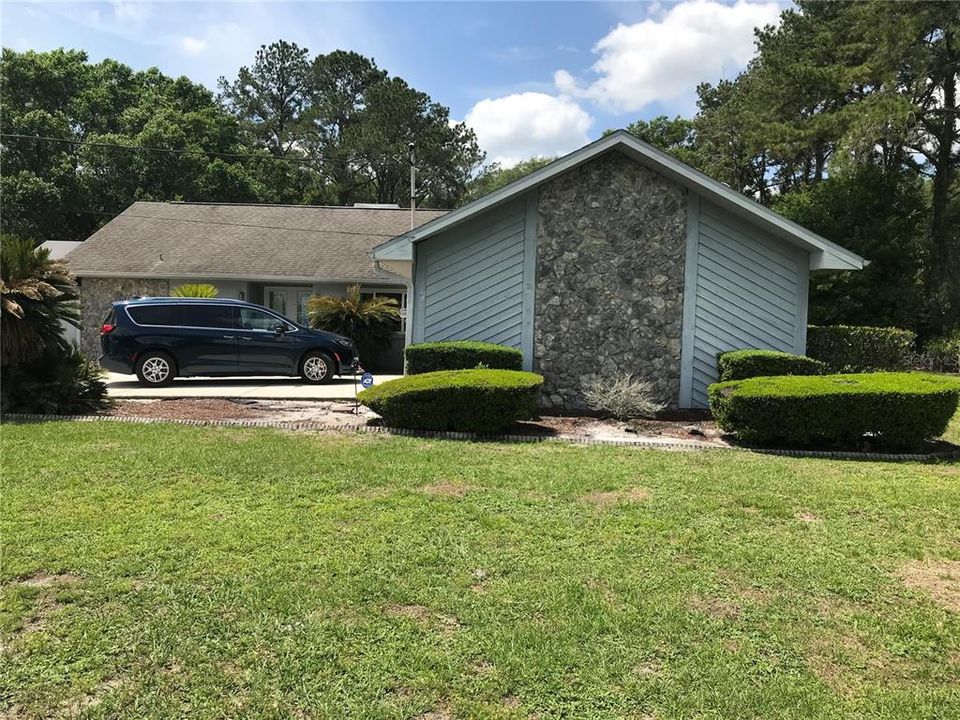 Recently Sold: $399,000 (3 beds, 2 baths, 1981 Square Feet)