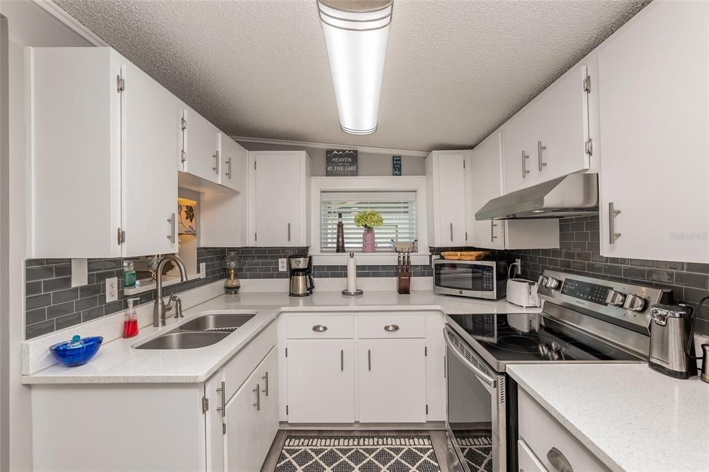 Recently Sold: $199,900 (2 beds, 1 baths, 740 Square Feet)