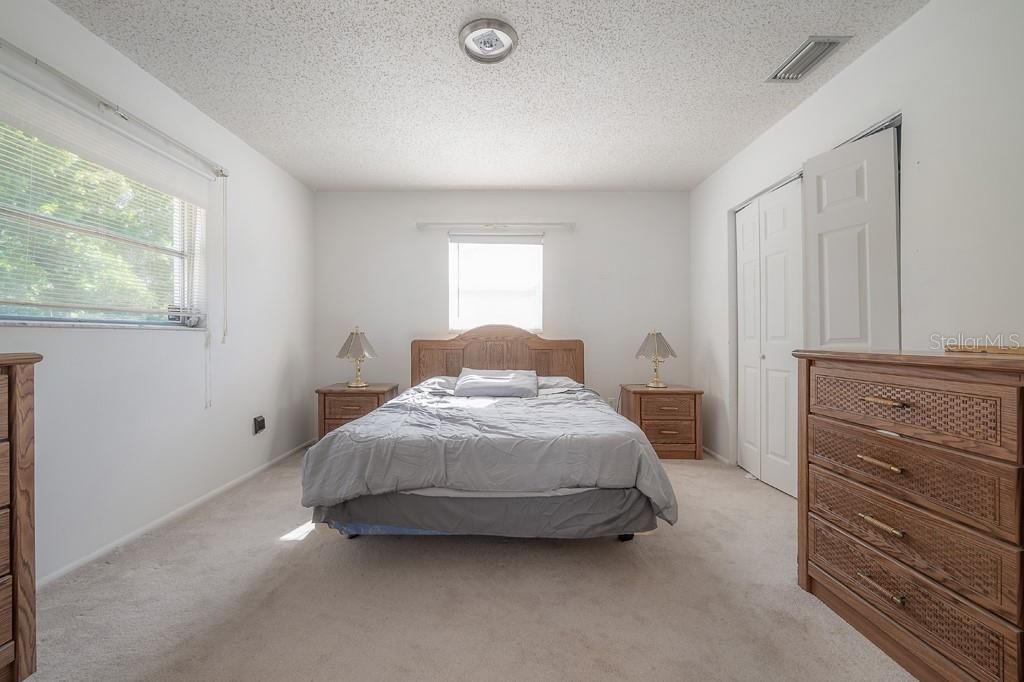 Recently Sold: $355,000 (2 beds, 1 baths, 1058 Square Feet)