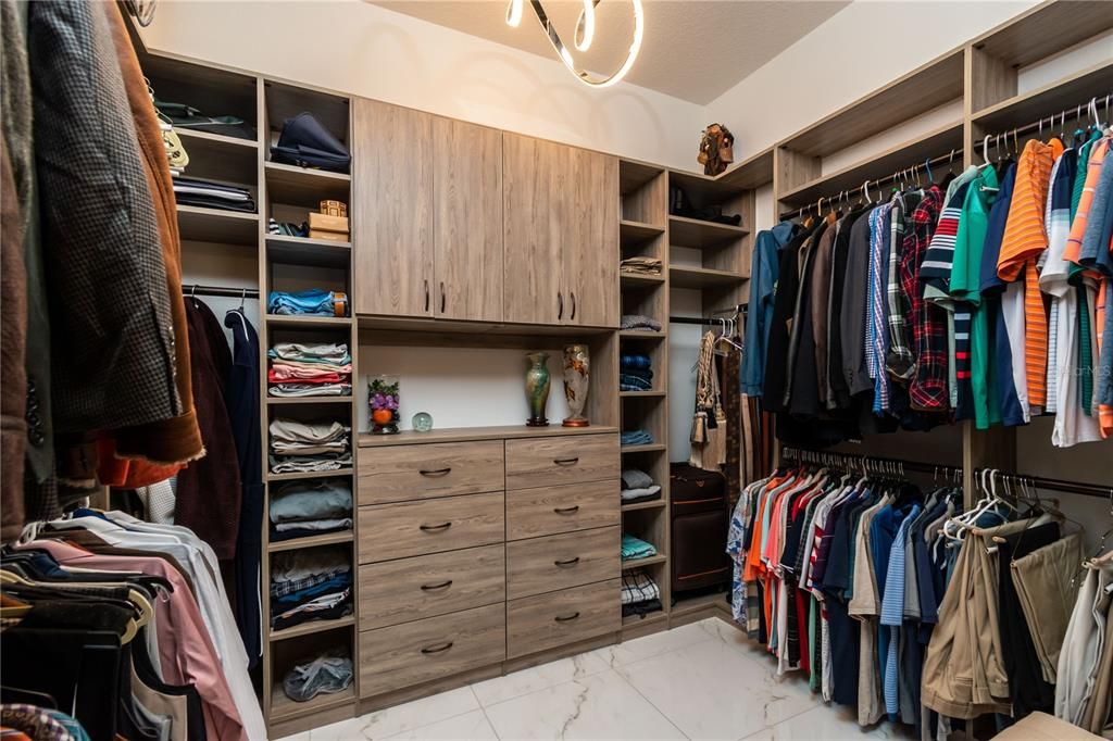 Master Closet/Dressing Area