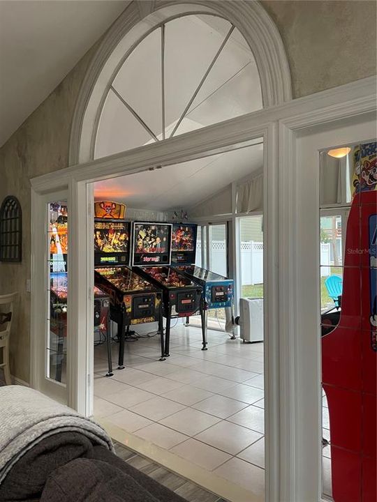 В аренду: $15,000 (4 спален, 3 ванн, 3700 Квадратных фут)