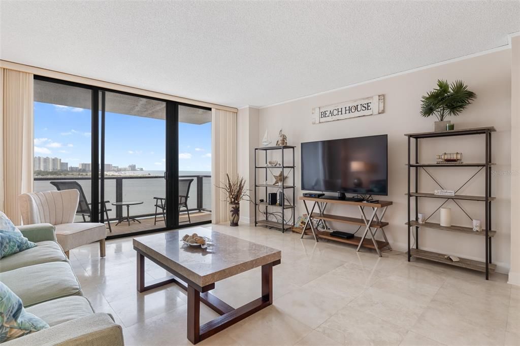 Recently Sold: $699,000 (2 beds, 2 baths, 1264 Square Feet)