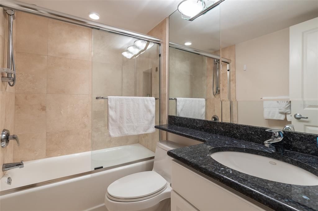 最近售出: $699,000 (2 贝兹, 2 浴室, 1264 平方英尺)